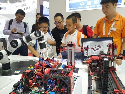 全球最厲害的機(jī)器人齊聚 蒲江赴京參會(huì)&ldquo;競(jìng)技&rdquo;